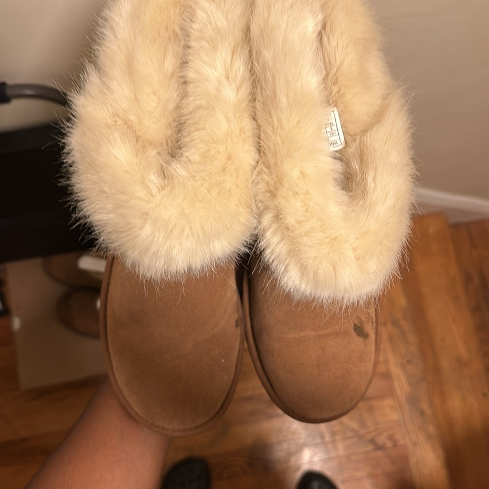 Used Uggs - image 5